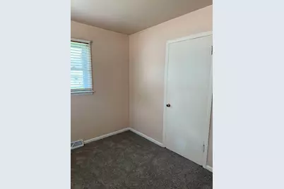 310 N Stewart Drive, Freeport, IL 61032 - Photo 14