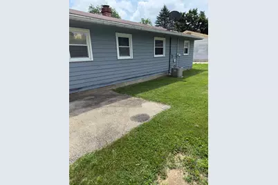 310 N Stewart Drive, Freeport, IL 61032 - Photo 4