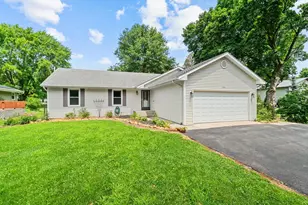 510 W Hitt St, Mount Morris, IL 61054 - Photo 1