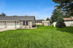 562 Pine Meadow Dr, Dixon, IL 61021 - Photo 1