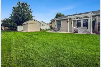 562 Pine Meadow Drive, Dixon, IL 61021 - Photo 18