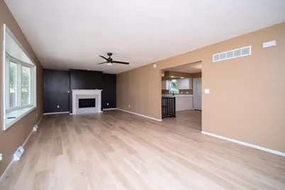708 Mission Court, Freeport, IL 61032 - Photo 16