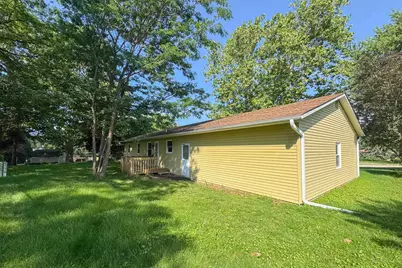708 Mission Court, Freeport, IL 61032 - Photo 26