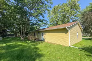 708 Mission Ct, Freeport, IL 61032 - Photo 26