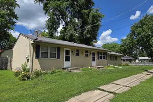 927-929 Halsted Rd, Rockford, IL 61103 - Photo 2