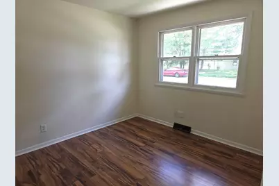 927-929 Halsted Road, Rockford, IL 61103 - Photo 10