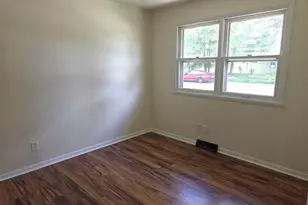 927-929 Halsted Rd, Rockford, IL 61103 - Photo 10