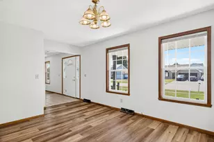 735 N Kristi Dr, Byron, IL 61010 - Photo 10