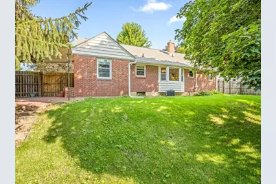 110 S Calvin Park Boulevard, Rockford, IL 61108 - Photo 32