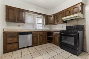 2215 13th Ave, Rockford, IL 61104 - Photo 6