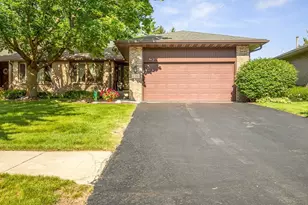 1130 Fox Chase Ln, Rockford, IL 61107 - Photo 2