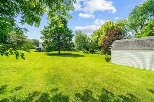 649 Sioux Dr, Freeport, IL 61032 - Photo 4
