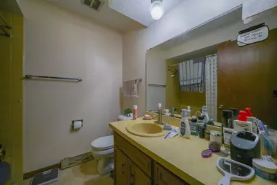 210 Drake, Rochelle, IL 61068 - Photo 18