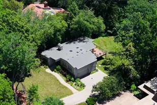 1559 W Demeter Dr, Freeport, IL 61032 - Photo 4