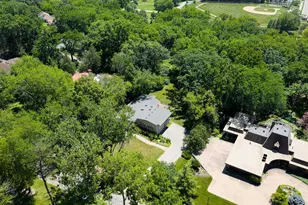 1559 W Demeter Dr, Freeport, IL 61032 - Photo 6