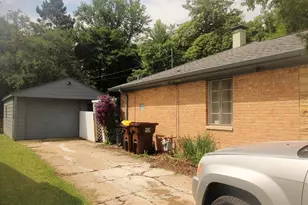 4717 Highcrest Rd, Rockford, IL 61107 - Photo 2