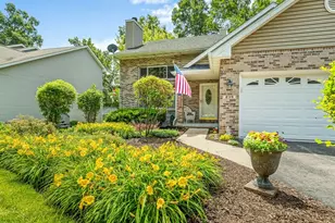 239 Rochester Rd, Poplar Grove, IL 61065 - Photo 4