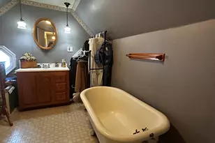 405 8th St, Mendota, IL 61342 - Photo 28