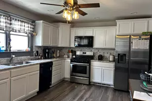 405 8th St, Mendota, IL 61342 - Photo 2