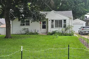 704 Douglas Ave, Dixon, IL 61021 - Photo 22