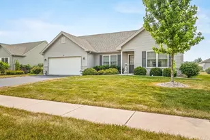 910 Madison Ave, McHenry, IL 60050 - Photo 2