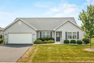 910 Madison Ave, McHenry, IL 60050 - Photo 1
