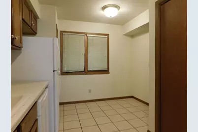 766 Tulip Lane, Rockford, IL 61107 - Photo 8
