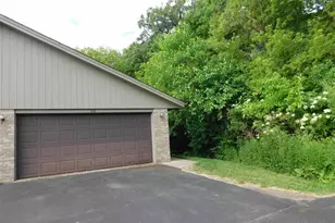 766 Tulip Ln, Rockford, IL 61107 - Photo 1