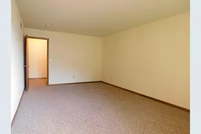 766 Tulip Lane, Rockford, IL 61107 - Photo 10