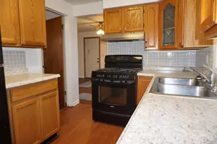 2841 10th St, Rockford, IL 61109 - Photo 2