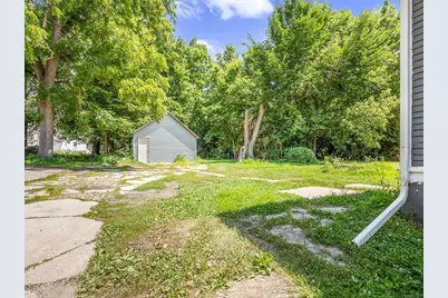 443 Hinkley Ave, Rockford, IL 61101 - Photo 34