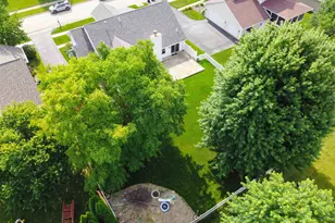 12140 Paisley Dr, Loves Park, IL 61111 - Photo 2