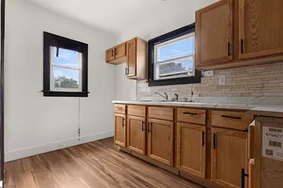 328 Walo Street, Rockford, IL 61101 - Photo 8
