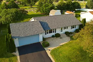 211 Forest Dr, Kirkland, IL 60146 - Photo 20