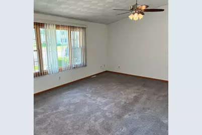 211 Forest Drive, Kirkland, IL 60146 - Photo 4