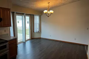 211 Forest Dr, Kirkland, IL 60146 - Photo 6
