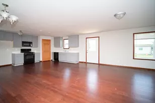 902 Foley Rd, Belvidere, IL 61008 - Photo 2