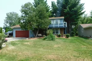 113 Queensbury Pl NE, Poplar Grove, IL 60165 - Photo 2