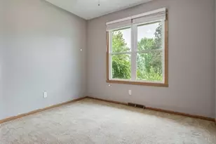 9960 Flint Ct, Roscoe, IL 61073 - Photo 10