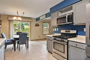 9960 Flint Ct, Roscoe, IL 61073 - Photo 6