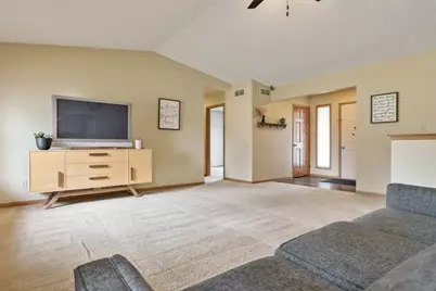9960 Flint Court, Roscoe, IL 61073 - Photo 4