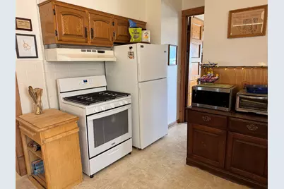 1124 S State Avenue, Freeport, IL 61032 - Photo 8