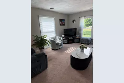 615 Woodbridge Lane #Unit 1, Freeport, IL 61032 - Photo 4