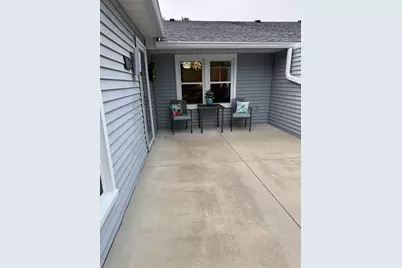 615 Woodbridge Lane #Unit 1, Freeport, IL 61032 - Photo 1