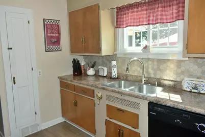 1916 Melrose Street, Rockford, IL 61103 - Photo 10