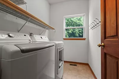 706 W Hampton Avenue, Loves Park, IL 61111 - Photo 14