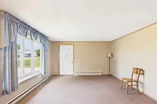1114 Lynwood Ct, Freeport, IL 61032 - Photo 4