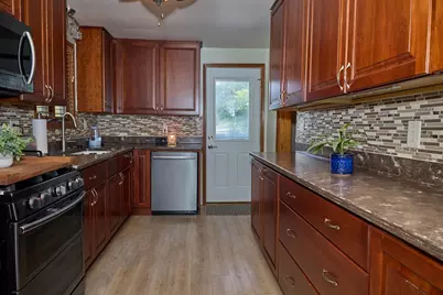 602 W 2nd North Street, Wenona, IL 61377 - Photo 8