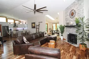 432 Village Wood Ln, Rockton, IL 61072 - Photo 8