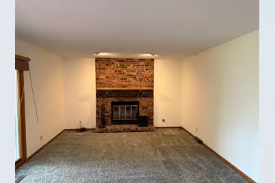 2109 W Cimarron Drive, Freeport, IL 61032 - Photo 6